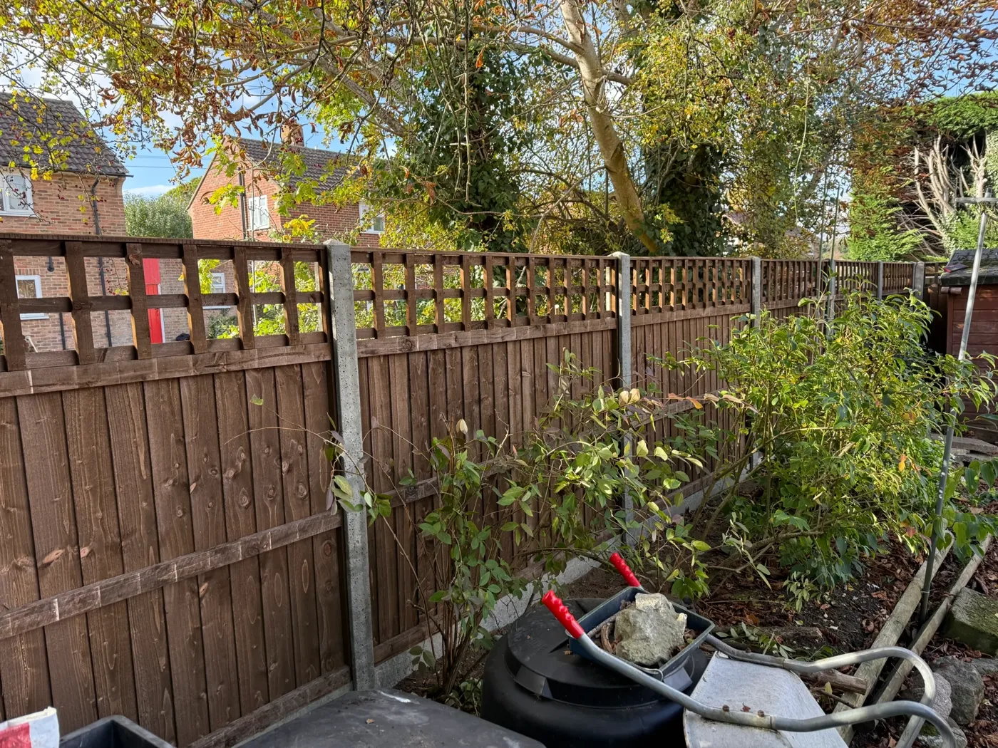 Fencing Farnham Co. installing a timber fence in Farnham