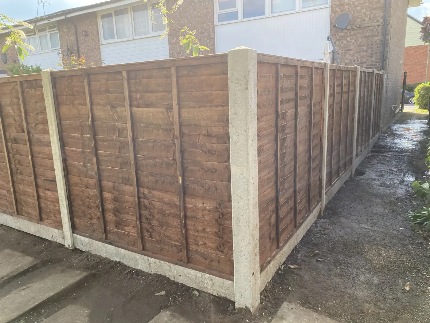 Garden fence replacement in GU9