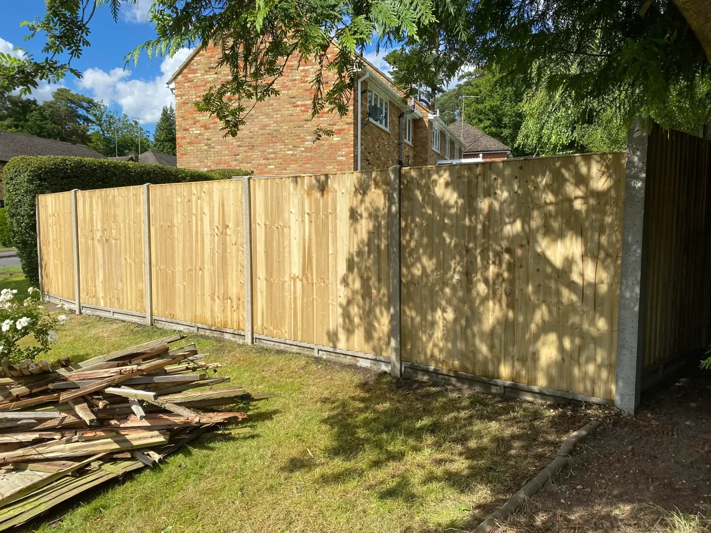 New timber fence installed in Farnham