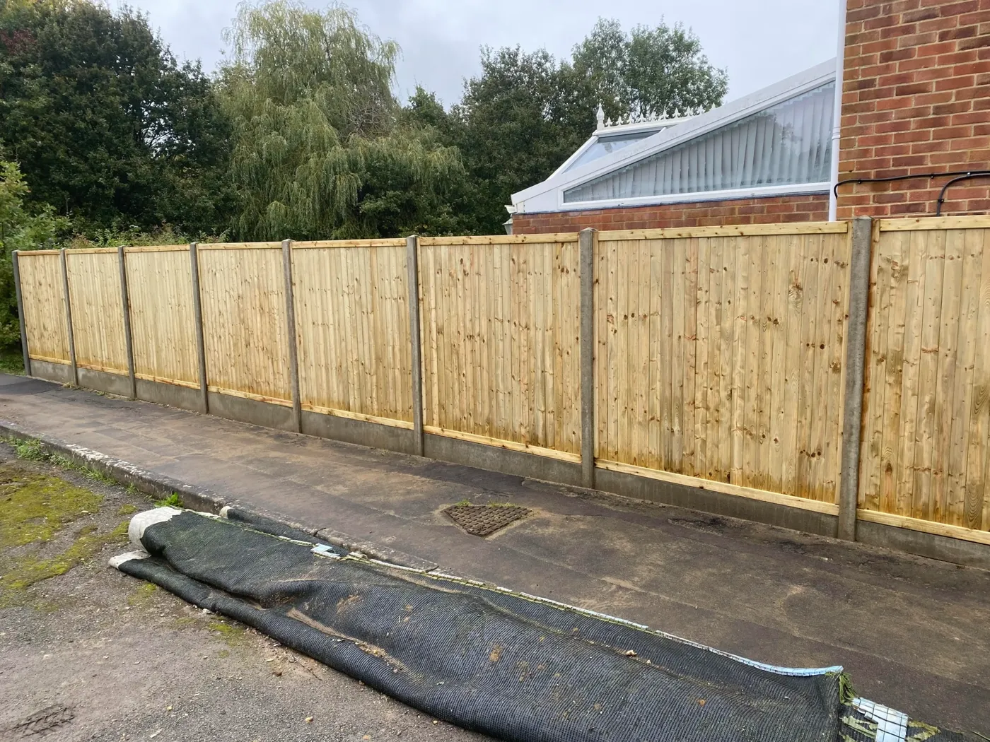 Tongue and groove fence panels in Farnham
